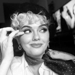 Meet your Posher, Stella